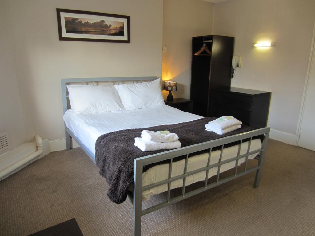 The Grail Court Hotel Burton-upon-Trent Ruang foto