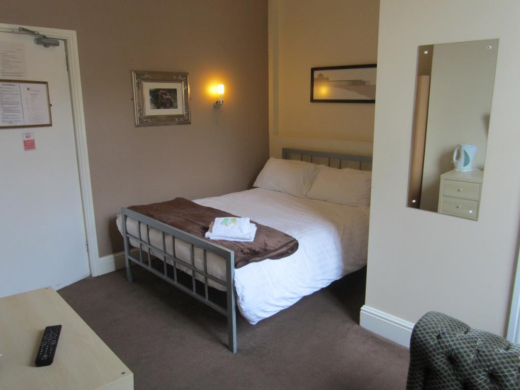 The Grail Court Hotel Burton-upon-Trent Ruang foto